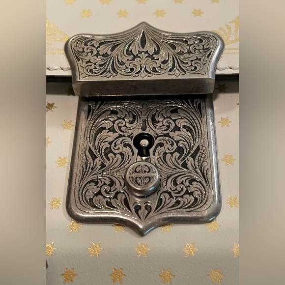 EUC Gucci X Sega Collaboration Star Printed Clutch - Picture 6 of 13